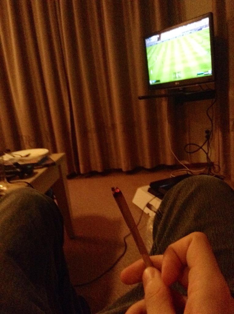 tharockwilder's tweet photo. shout out von denhaag 🍁🍁 http://t.co/CkFPo21VOc