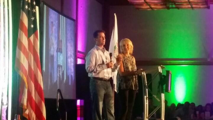 DVLTD's tweet photo. Don't rob people of the process of becoming, EMPOWER THEM! (Alan &amp; Michele Leininger) @MarkiewiczTeam #HOAL15 http://t.co/z8oejrt85Z