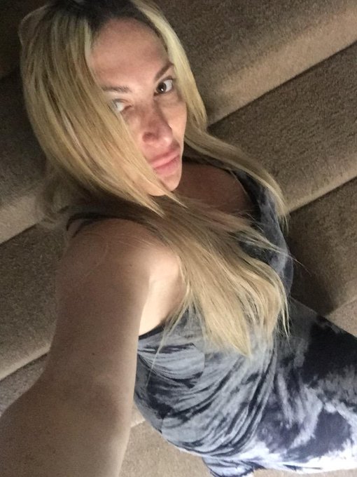 #nofilter #selfie #clubsavannahjane http://t.co/xSeKlKqGyy<a href="/tag/nofilter"class="tags">#nofilter</a><a href="/tag/selfie"class="tags">#selfie</a><a href="/tag/clubsavannahjane"class="tags">#clubsavannahjane</a>