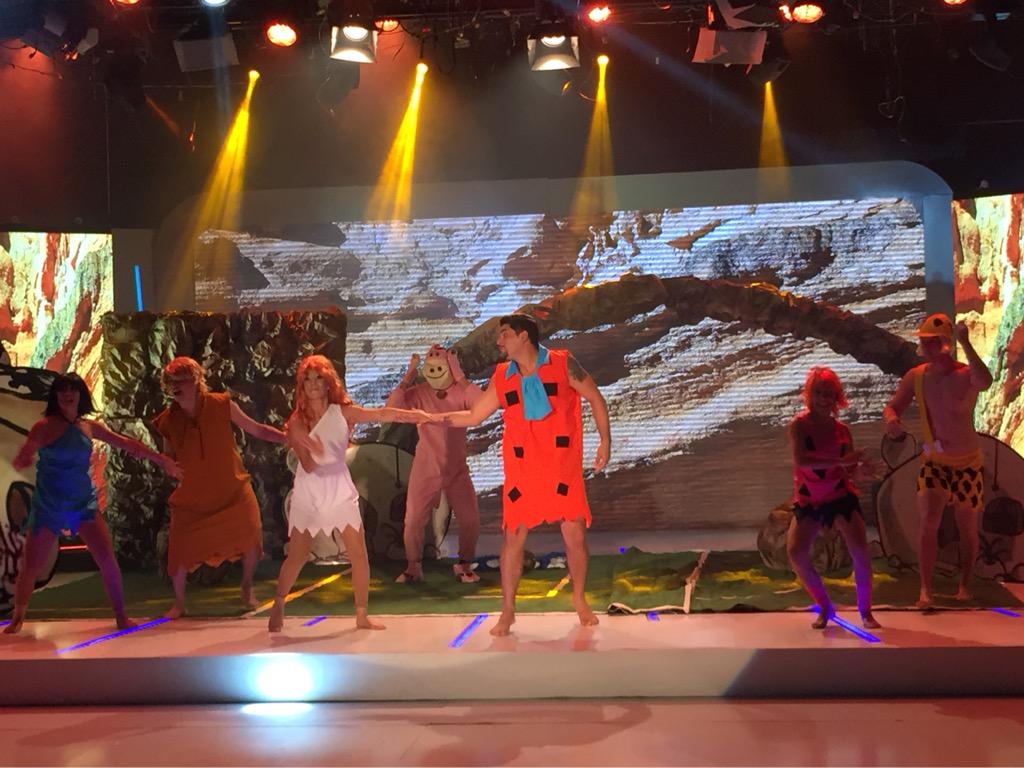 tcsoyelmejor's tweet photo. ¿@EmilioPinargote baila? Al estilo de "Pedro Picapiedras" él se atreve a bailar para ser EL MEJOR de #HoySeVa. ¡Vota! http://t.co/RXf9kTuP3a