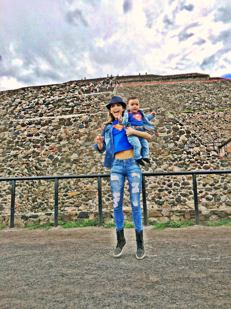 marisolglzz's tweet photo. Nada se compara con estar a tu lado 😍 http://t.co/dYHFXsob9T