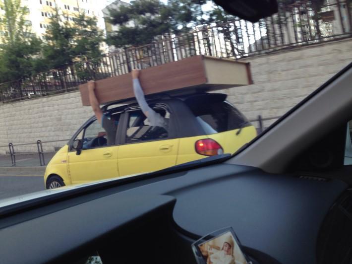 LL_NaSaRam's tweet photo. 시발 짐옮기는거보소ㅋㅋㅋㅋㅋㅋ 패트와매트인가ㅋㅋㅋㅋㅋㅋㅋㅋ http://t.co/2nefPx5Ua5