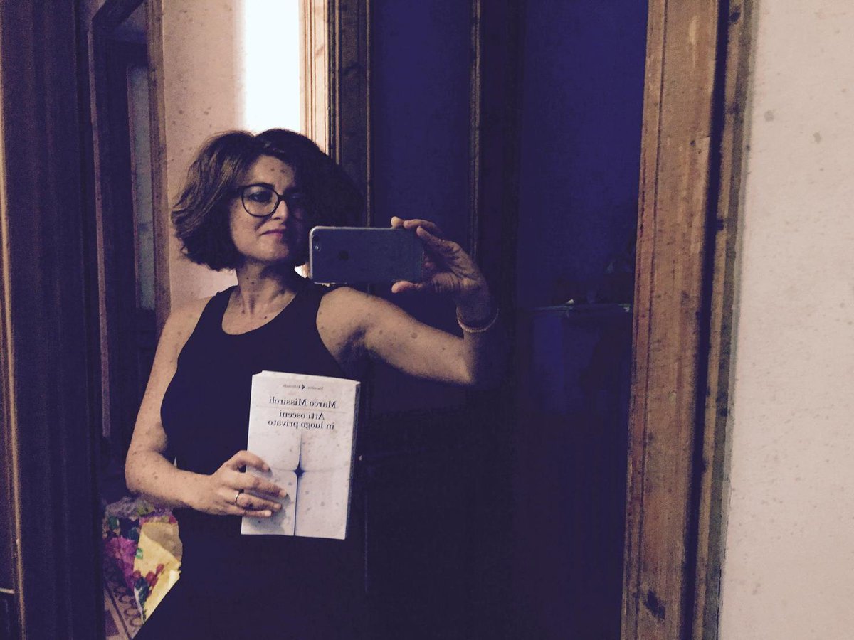 sabipresti's tweet photo. #cosastoleggendo #bookselfie Un bildungsroman, anche letterario, tra Camus e Faulkner. L'ultimo di Missiroli http://t.co/wgFdYpaLoe
