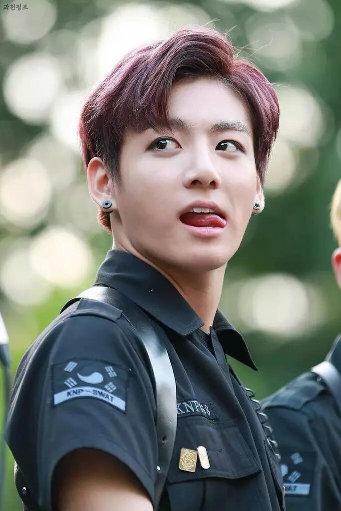 JUNGKOOK SPAZZER on Twitter: "#지민 #정국 #tongue 🐰👅 Danger era …😝😝 http