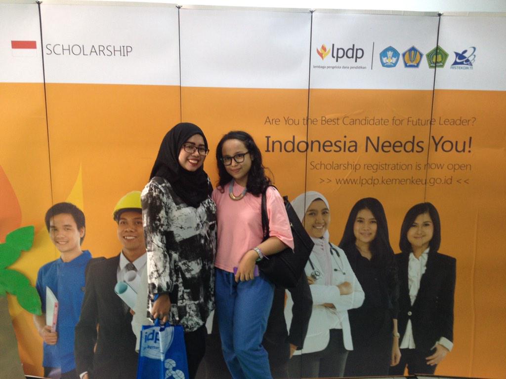 bramasemesta's tweet photo. Snapshot: Para bakal calon awardee bergaya di photobooth #MahakaryaSemesta #pk35 @LPDP_RI http://t.co/Znrfn2dwv8