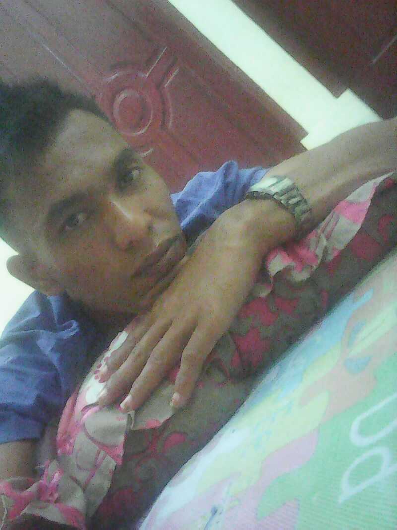 JaitsJulaidy's tweet photo. Bosan seharian drumah... http://t.co/E7RFW9BWmY