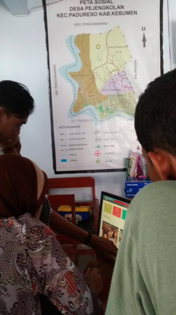Publik Display di Desa Pejengkolan Publik Display di Desa Pejengkolan