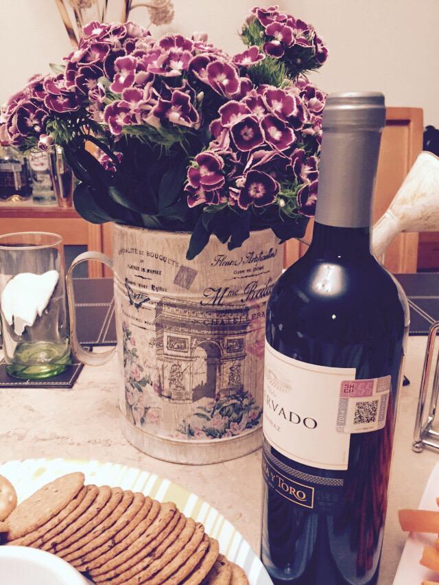 fennymitotes's tweet image. #Friday #tableready