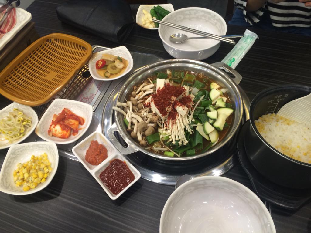 man_duckk's tweet photo. #울산삼산 #예향정 #차돌박이된장찌개 #7000원 #꿀맛👍🏻👍🏻👍🏻 http://t.co/zJ1KsnbXPV