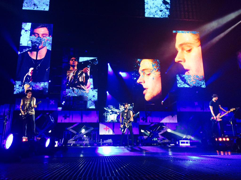 5SOS's tweet image. DALLAS, TEXAS