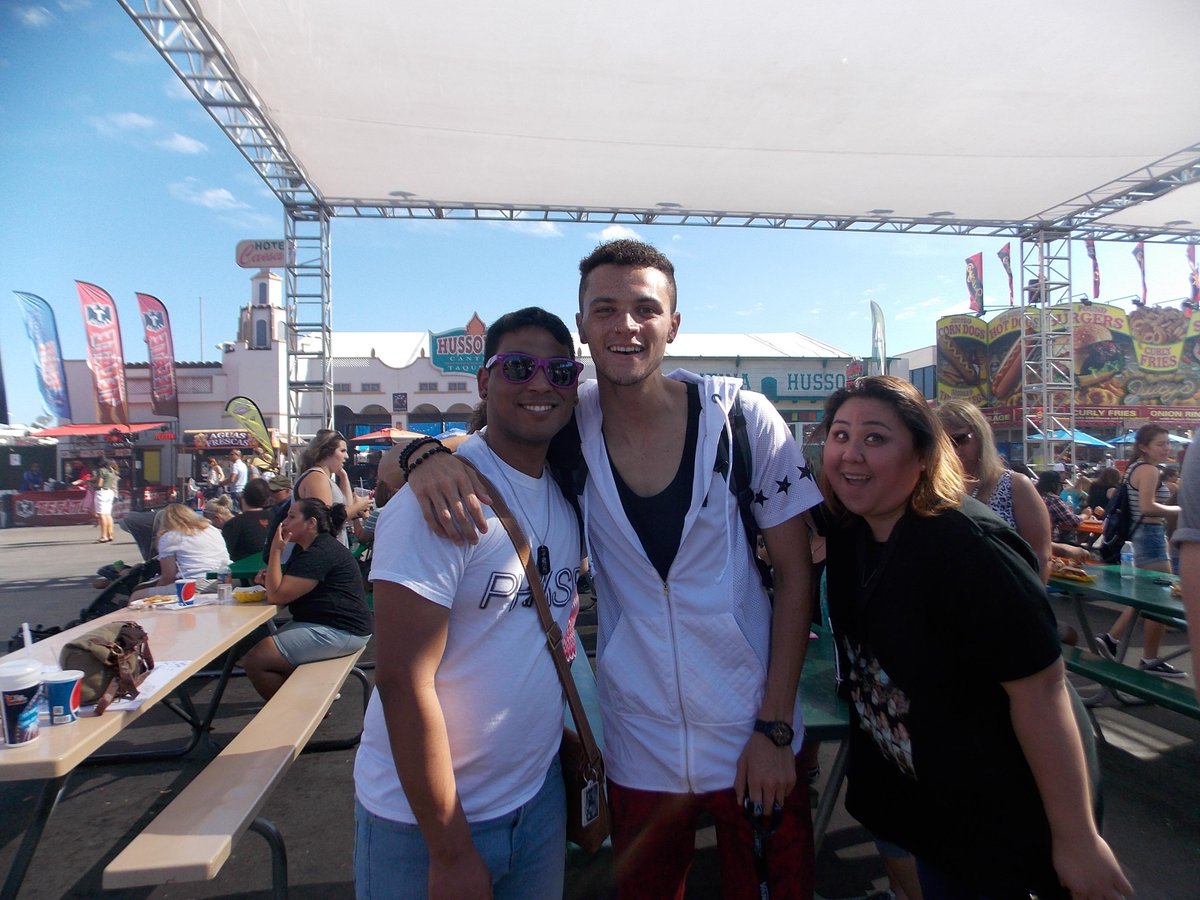 deenallen_'s tweet photo. @PhaseVMusic did an amazing job at the #OCFair today!!! #BestDayEver I met @NelsonSantos_V & @LeeBrown_UK :) #ODeen http://t.co/6ETW63SKY9