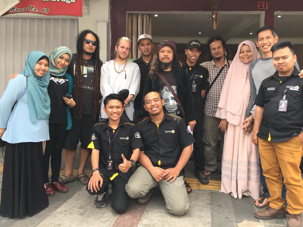 SyiarNetwork's tweet photo. Kolaborasi cinta @MDsoulsession @SyiarNetwork @mustafadaood Bandung here we are ... http://t.co/YnmVZBR56I