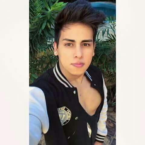 EdAnGigi's tweet photo. Ya soy todo un hombre y caballero 👌❤ 😍 http://t.co/qNDSIEfYR0