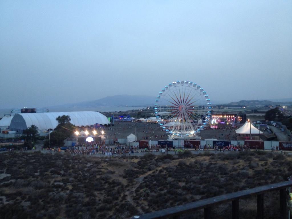 ipe_fcb's tweet photo. Hoy nos vemos en el Bull Stage de @DreambeachFest con @fatimahajji @PETDuo @djcandycox @paulacazenave Que ganas ya! http://t.co/YZZ7oRRDwo