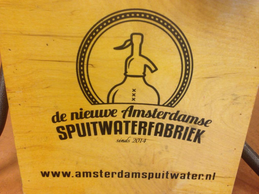 TineTweetsFood's tweet photo. Oude tijden herleven Amsterdams spuitwater bij #DeWijngenoten Amsterdam #vanwoustraat #rijnstraat http://t.co/cINXnnCjkC