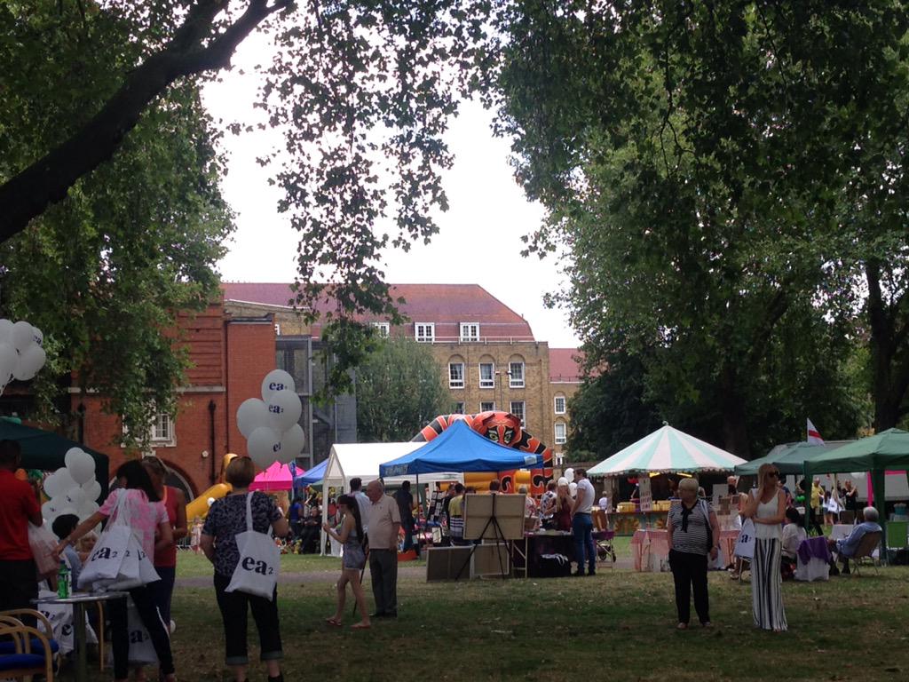 WappingFete's tweet photo. All in full swing here! Come down lots to see and do! 12-5pm Wapping Gardens. Free admission. #wapping http://t.co/eBl5AUOnB5