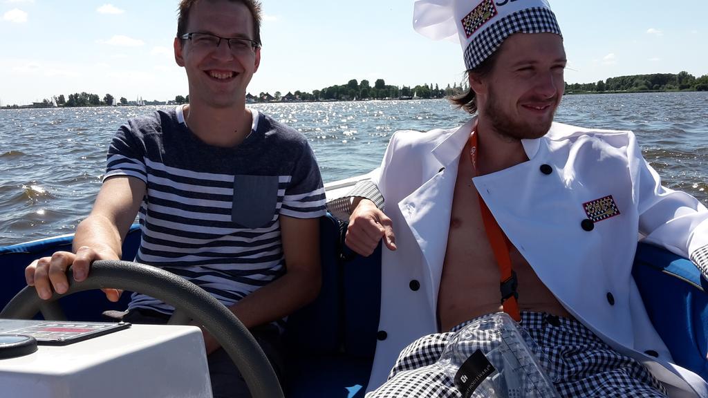 kratte's tweet photo. Relaxed! #vrijgezellenfeest #31 http://t.co/pX8u0KExE6