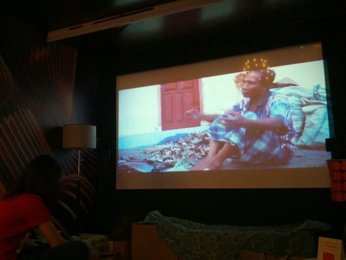 Film Lelang Harga Sang Pemangsa sedang diputar nih di booth <a href="/AyoFilmID/">Ayo! Film Indonesia</a> di @PopconAsia. Yuk merapat kesini!