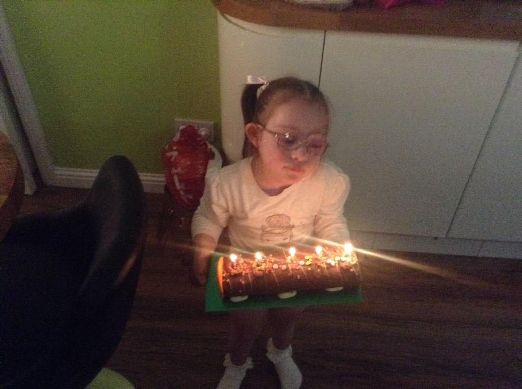 10FeetHigher's tweet photo. Happy Birthday Millie😀😀😀 http://t.co/wi5qcqmy04
