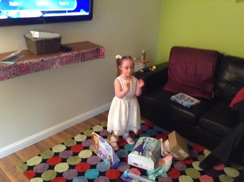 10FeetHigher's tweet photo. Happy Birthday Millie😀😀😀 http://t.co/wi5qcqmy04