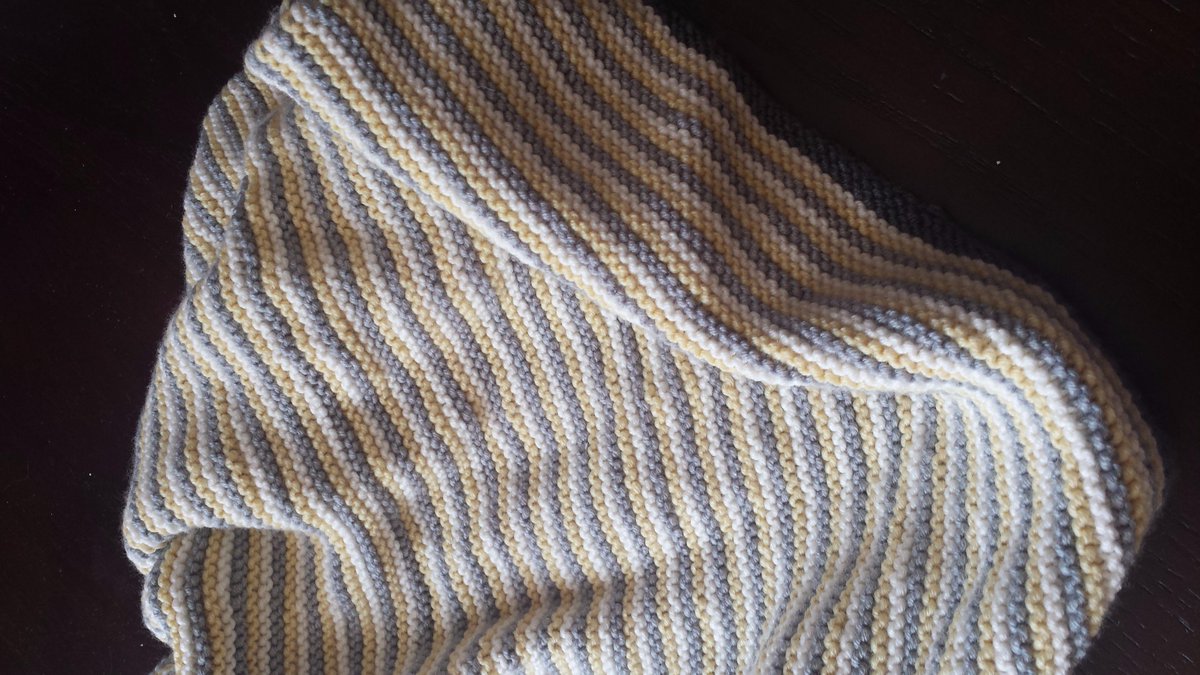 agreenerfamily's tweet photo. @Just_Got_Made #IJustMade this #DebbieBliss baby blanket. Is knitter's wrist a thing??? http://t.co/bd2OhBWktt