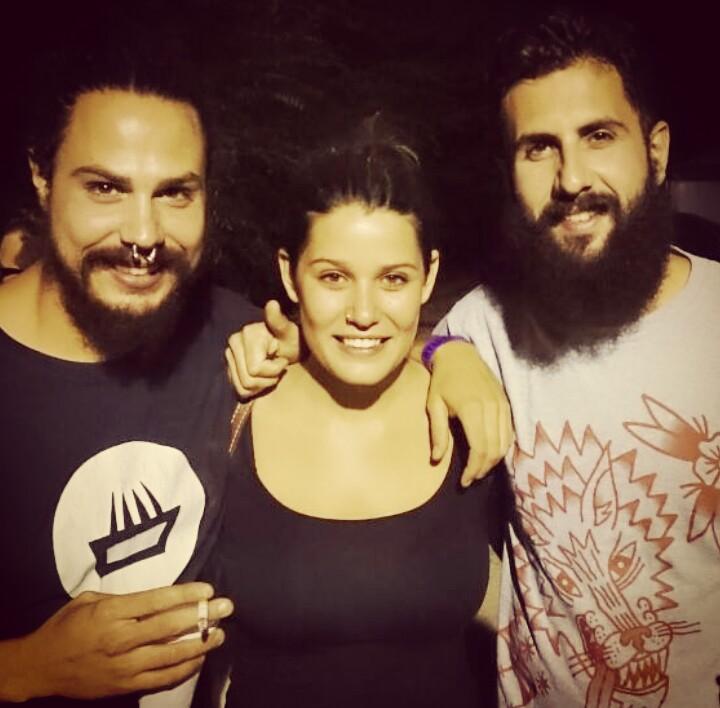 paulavaquerizo's tweet photo. Cracks y simpáticos de @desakatorock! Un placer! :) #ShikilloFestival http://t.co/8MvHK9d4fo