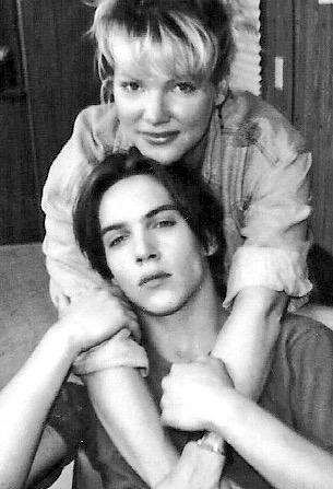 tamusa180161's tweet photo. "The Maker" (1997)
#JonathanRhysMeyers #ДжонатанРисМайерс
#ALICIAHAYES #TheMake http://t.co/uMaSJFQfp2