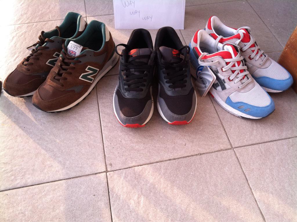 wayonfire's tweet photo. For sale. All size 9.5. Full set. Minat langsung line aja wayonfire. Thanks. @orderonlineebay @kickSolution http://t.co/McUNdQXYKH