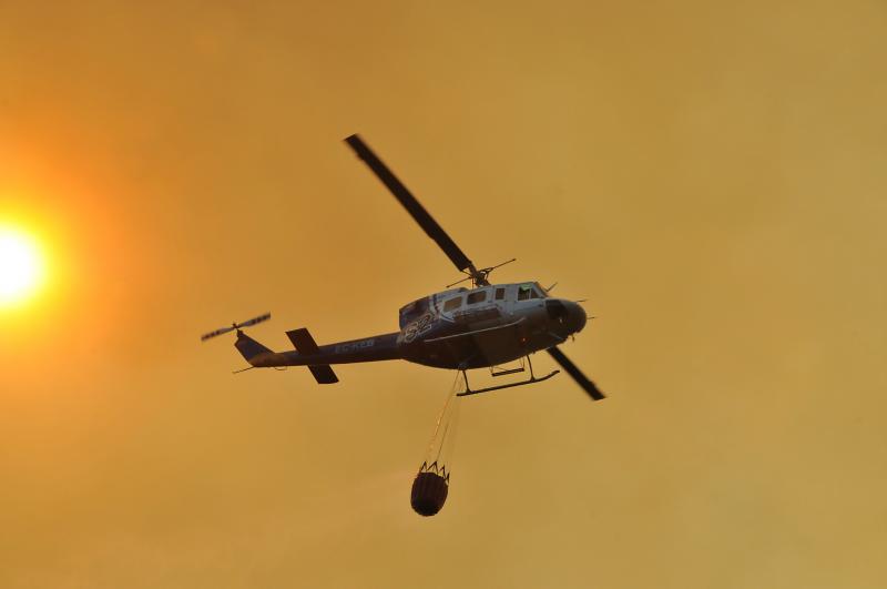 hoyextremadura's tweet photo. #ÚltimaHora Medios de Portugal, Andalucía y Castilla León se suman a la lucha contra el fuego http://t.co/AIrtG5xYXy http://t.co/QVbmgOclRq