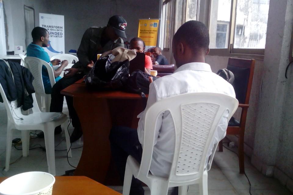 samvicked's tweet image. #MtnStartup #CodeWeekend (@ ActivSpaces in Douala Cameroun w/ @elsovo) swarmapp.com/c/eNTKyarwXcK