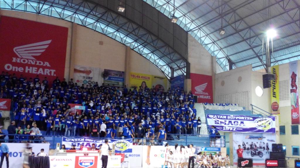 Suporter dari SMA 3 Semarang <a href="/supporter_smaga/">IkatanSupporterSma3</a> udah mulai pada bunyi nih! #HondaDBL2015 #DBLSemarang
