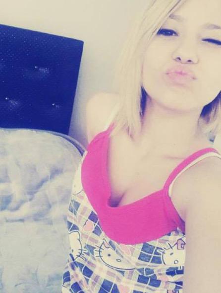 selinkara00's tweet photo. Rabia rt fav yapın facebook adresini vericem ☺️ http://t.co/ud3JUxlQYj