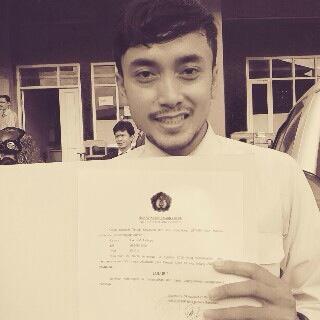 JCIC_PalRatu's tweet photo. Selamat kepada divisi Humas @algopp12 yg hari ini mendapatkan gelar S.Pd semoga berkah http://t.co/WflZzSpeB7