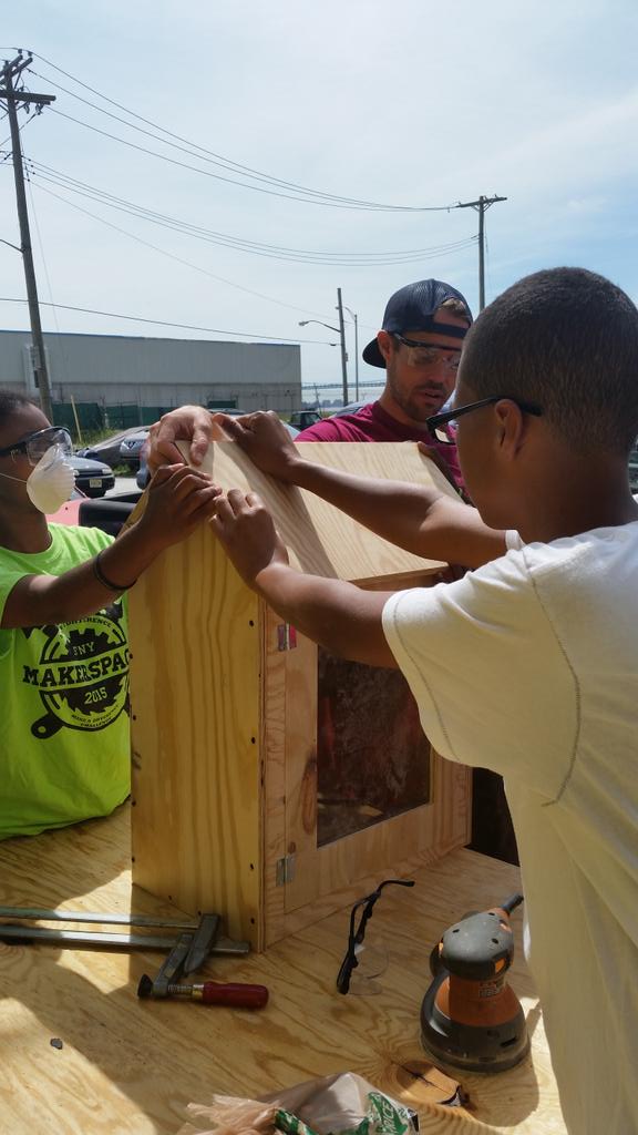 healthforyouths's tweet photo. @TheRJFoundation -  @LtlFreeLibrary  in final stages of construction. Thank you @SIMakerSpace and our students! http://t.co/8vNXTfJqoH