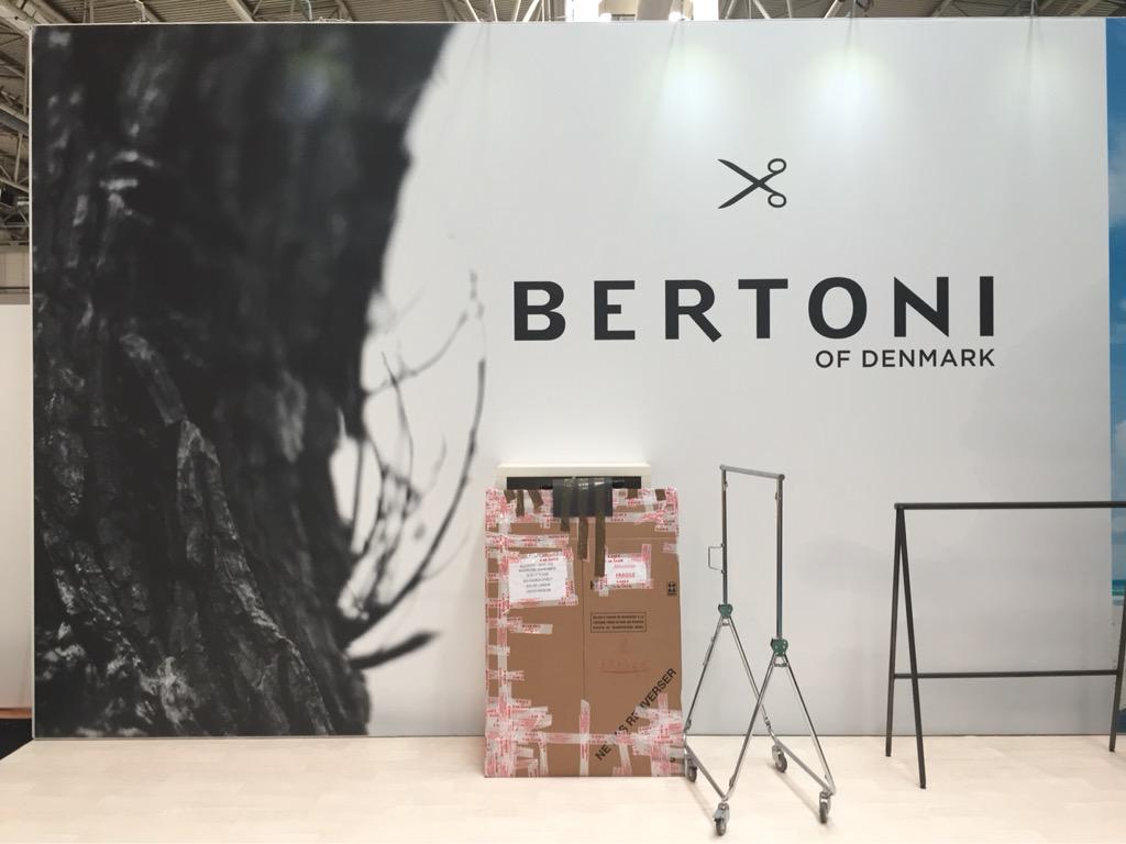doubleHagency1's tweet photo. Setting up our stands of @coloursandsons @BertoniDenmark @Blend_Company and @edenpark at @ModaExhibitions #tradeshow http://t.co/kh4qCCLAD6