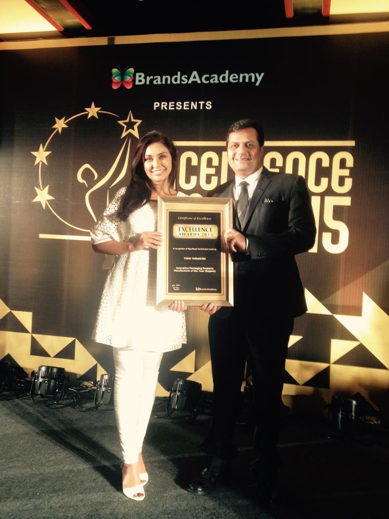 valorindustries's tweet photo. #gelidvalor #purav23in ##Aquareserve #Fluidsorb #EZthick1 #Lisaraniray @valorindustries @Anand2689 @MoevenpickBglr @ http://t.co/4LNJWf3cyH