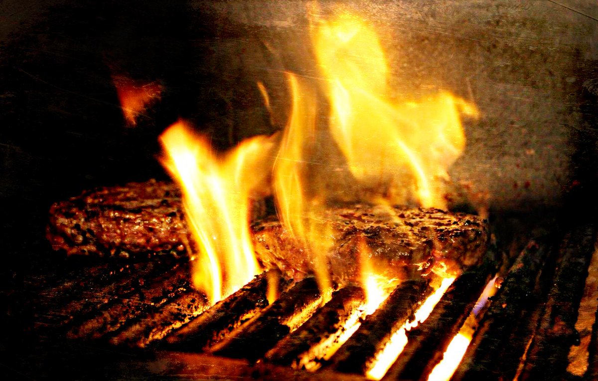 SOUTHERNELEVEN's tweet photo. Cheers to a 'Flamin' good weekend! @Spinningfields #DiscoverManchester #BBQ #BEER #BEATS http://t.co/ciI1m27tRY