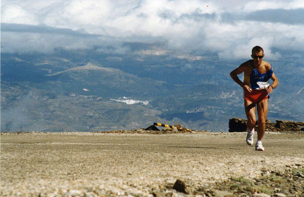 ca_puebla's tweet photo. Mañana @frandelacarrera afronta la XXXI Subida Internacional al Pico Veleta, Ultra de 50Kms de Granada al Veleta http://t.co/jE7srwU2ys