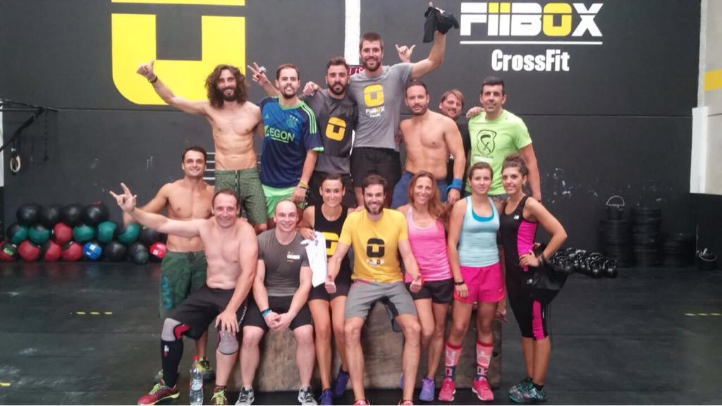 FiiBox's tweet photo. #FiiBox #CrossFit algo mas...
#UnSentiment 😉
#SentimientoFiiBox #FamiliaFiiBox #SoisGRANDES 

Solo podemos 👏🏻👏🏻👏🏻👏🏻👏🏻 http://t.co/OrR1piFTgq