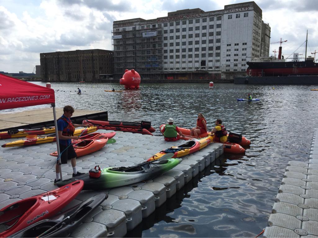 LAS_TacAdvisor's tweet photo. Swim safety teams working at #LondonTri in Royal Victoria Dock http://t.co/9SkdnAgSMH