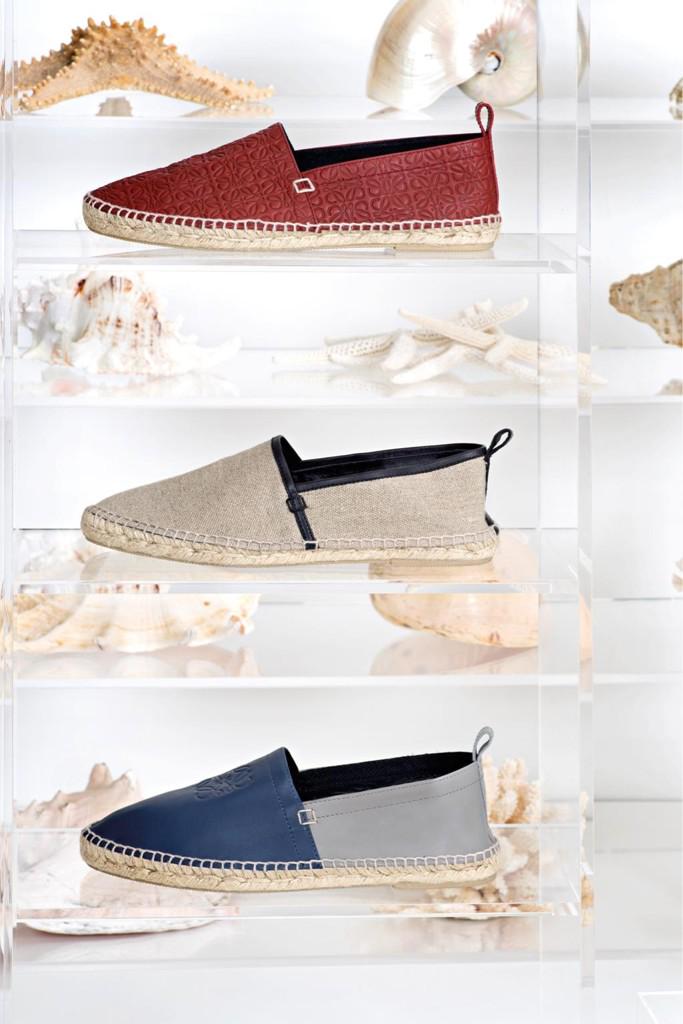 LoeweJP's tweet photo. #LOEWESS15 夏のマストハブアイテム、エスパドリーユ。ロエベならではの最上質のリネンやカーフを使用したモデルが登場。
#LOEWEvisual http://t.co/M5f439WdxB