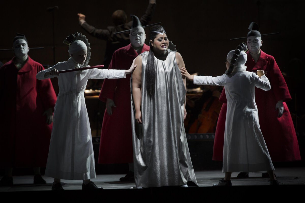 dalhalla_opera's tweet photo. Meeta Raval as Liu with cast, in Turandot at Dalhalla Opera 2015.

Photo: Markus Gårder. http://t.co/w1SumGHZkO