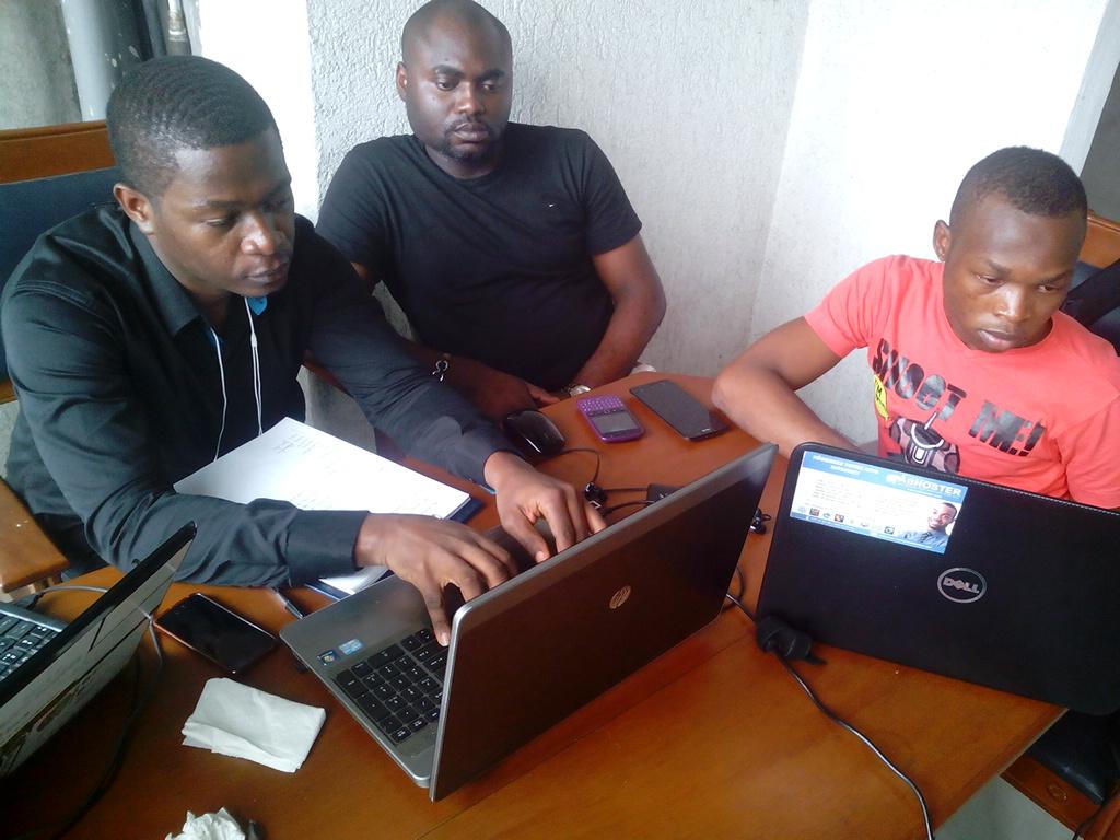 GDGDouala's tweet image. Ça bosse ici. D&apos;ici peu, on aura du palpable 😊
#MtnStartup #CodeWeekend