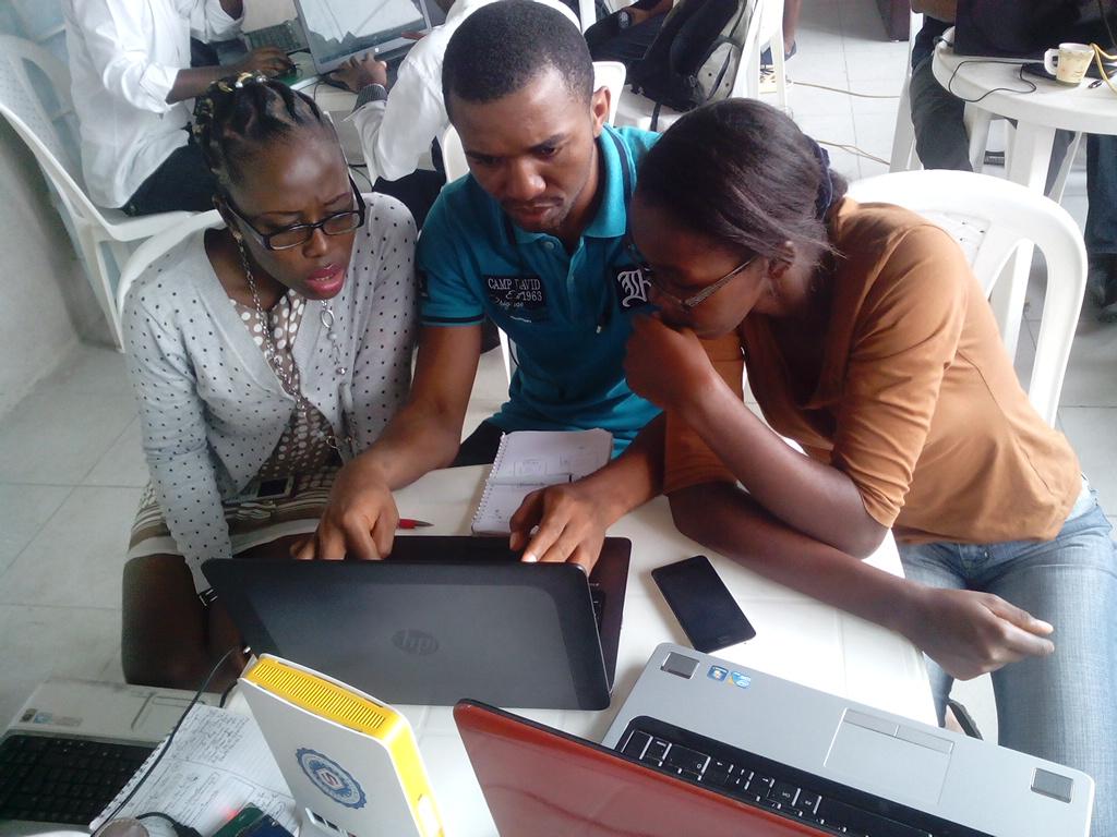 GDGDouala's tweet image. Ça bosse ici. D&apos;ici peu, on aura du palpable 😊
#MtnStartup #CodeWeekend