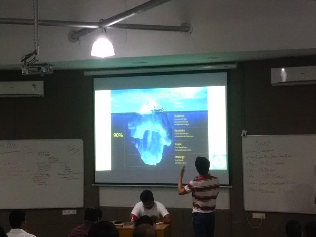 annkur's tweet photo. Vaibhav of sattvalabs taking about user experience design at #ssmum http://t.co/5vY56aYdWO