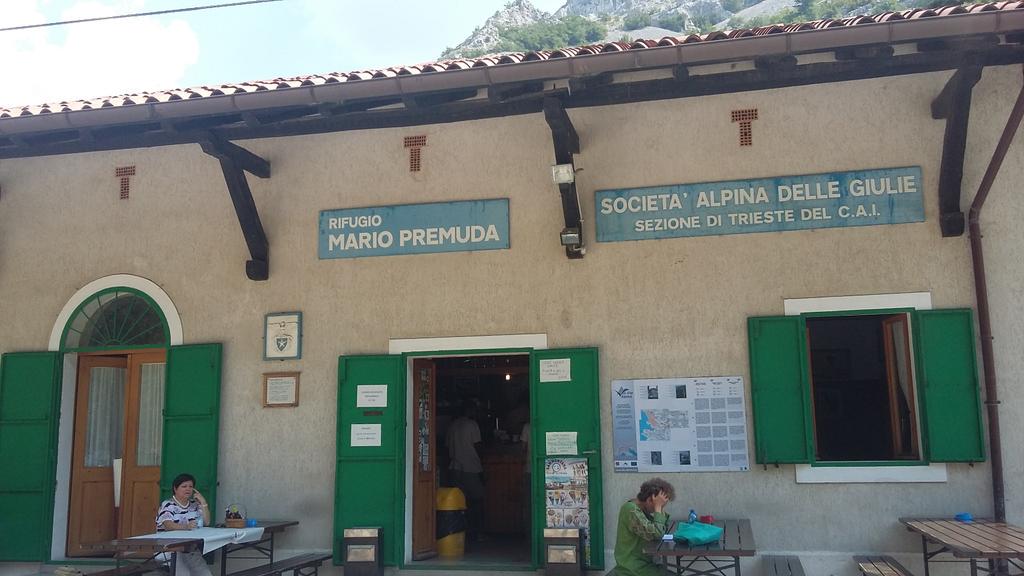 RobMaggioni's tweet photo. Portiamo @ApeMilano anche al rifugio più basso d'Italia: Mario Premuda, 82m, carso triestino. http://t.co/WL9VeXaaLZ