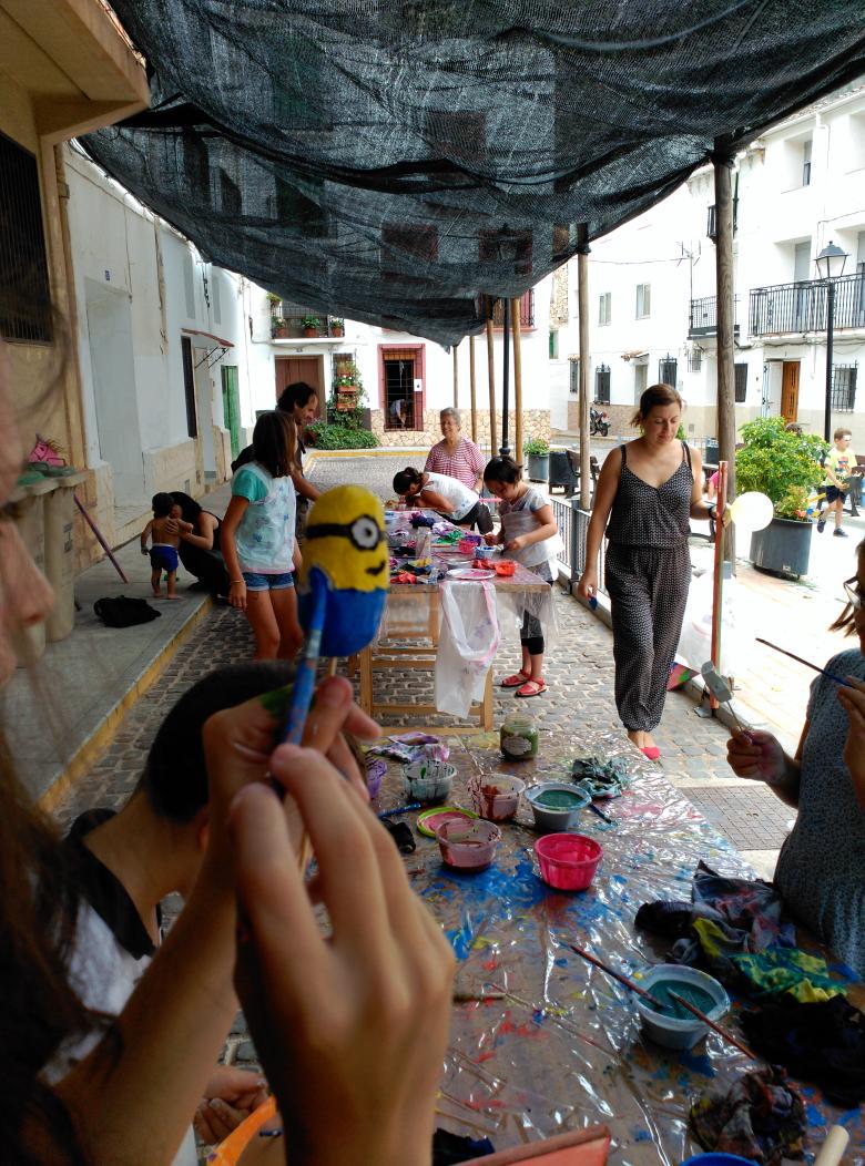 artesanossierra's tweet photo. Grandes artistas hay en #Bogarra. Esta tarde mas, desde las 18:00-20:00 en la plaza mayor. OS esperamos!! http://t.co/grntceckue