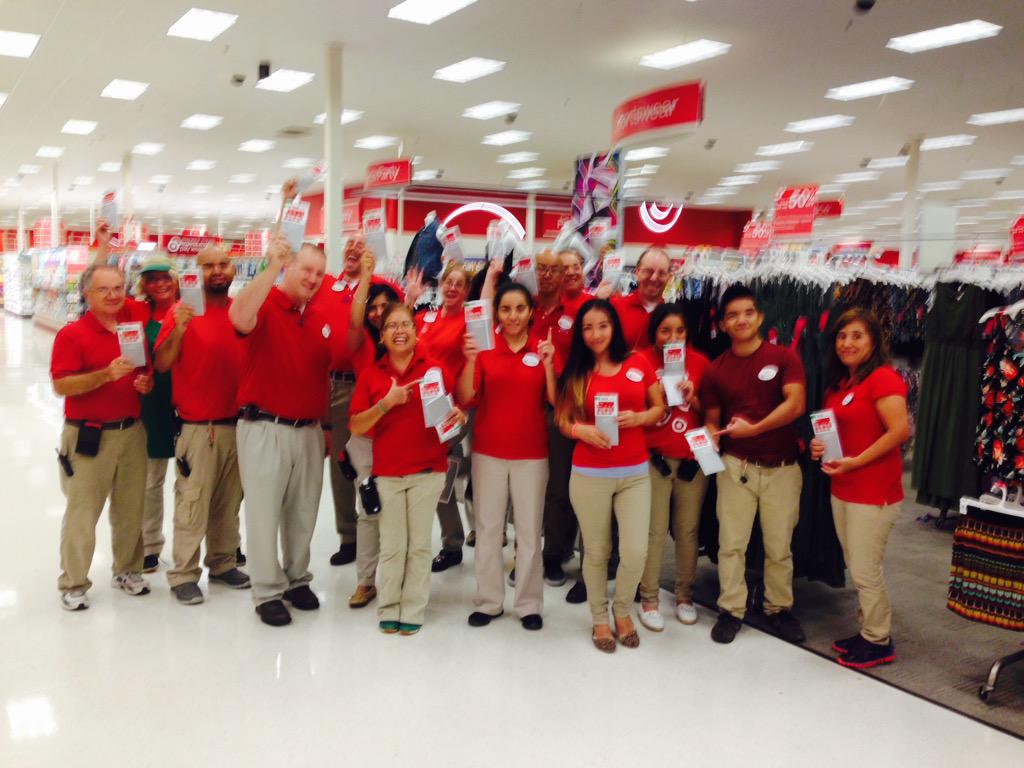 #inthestoreONthefloor #everyoneishavingfun @NikoGonzo122 <a href="/SextonRob/">Rob Sexton</a> <a href="/Foreveraduke12/">Deniz Mckelvy</a>