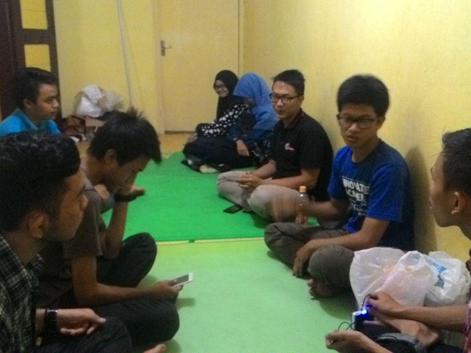 IACJ_DIY's tweet photo. Walaupun yg lain belum pada di jogja, budaya menyambut angkatan baru tetap dilaksanakan :) http://t.co/dicP71bwoQ