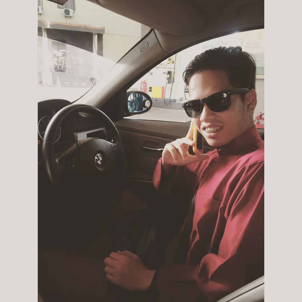 mohdafifi07's tweet image. Selesai selamat sudah jadi pengapit kawan..
#faraaminwedding #pengapit #bloodbrother